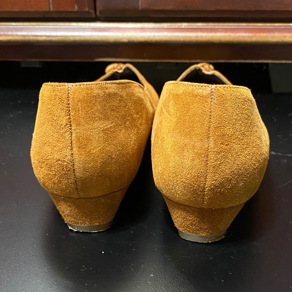 Naturalizer Vintage Rust Suede Loafers - Picture 4 of 16